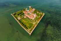 San Lazzaro degli Armen dans la Lagune de Venise © Philip Plisson / Plisson La Trinité / AA37486 - Nos reportages photos - Vue aérienne