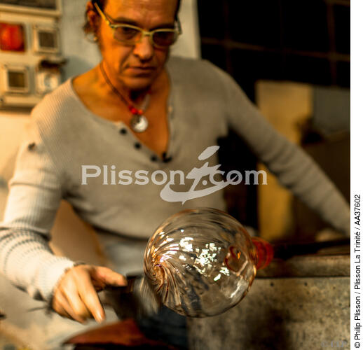 Le Travail du verre sur Murano - © Philip Plisson / Plisson La Trinité / AA37602 - Nos reportages photos - Format carré