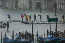 High tide in Venice © Philip Plisson / Plisson La Trinité / AA37736 - Photo Galleries - Acqua alta in Venice