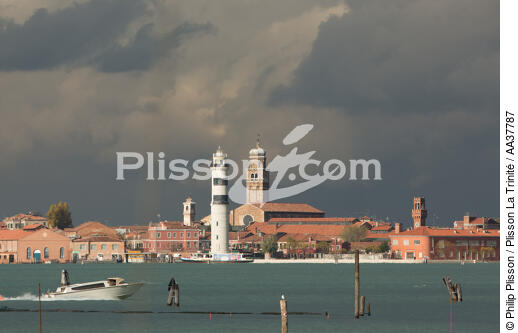 The island of Murano [AT] - © Philip Plisson / Plisson La Trinité / AA37787 - Photo Galleries - Canaval of Venice