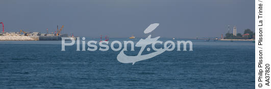 Projet Mose pour protéger Venise contre les grandes marées - © Philip Plisson / Plisson La Trinité / AA37820 - Nos reportages photos - Panoramique horizontal