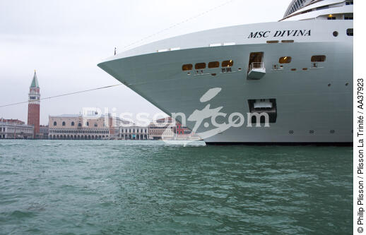 Trafic des paquebots dans Venise - © Philip Plisson / Plisson La Trinité / AA37923 - Nos reportages photos - Transport maritime