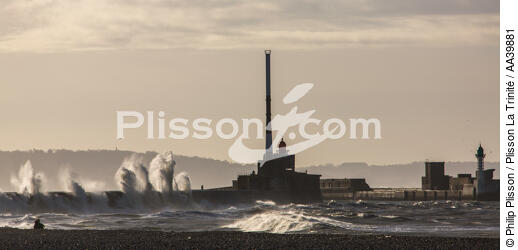 Le Havre in Normandy - © Philip Plisson / Plisson La Trinité / AA39881 - Photo Galleries - Storm at sea