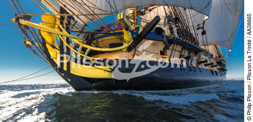 L'Hermione en navigation - © Philip Plisson / Plisson La Trinité / AA38665 - Nos reportages photos - Monocoque