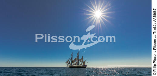 L'Hermione en navigation - © Philip Plisson / Plisson La Trinité / AA38667 - Nos reportages photos - Monocoque