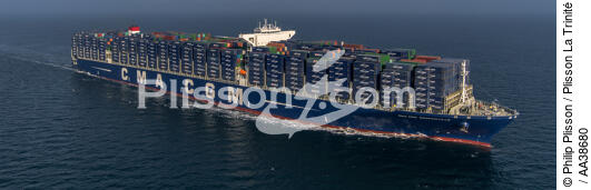 CMA CGM Bougainville - © Philip Plisson / Plisson La Trinité / AA38680 - Nos reportages photos - Transport maritime