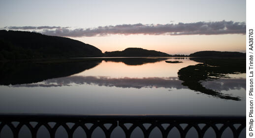 Loch Crinan - © Philip Plisson / Plisson La Trinité / AA38763 - Nos reportages photos - Couleur