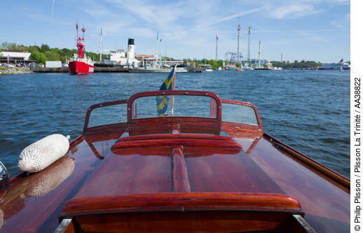 Peterson boat - © Philip Plisson / Plisson La Trinité / AA38822 - Photo Galleries - Motorboating