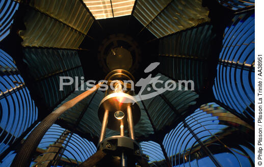 Lentille du phare de Chassiron - © Philip Plisson / Plisson La Trinité / AA38951 - Nos reportages photos - Phare [17]