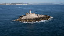 © Philip Plisson / Plisson La Trinité / AA38964 Bugio lighthouse - Photo Galleries - Maritime Signals