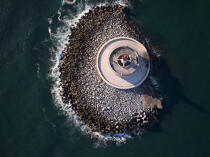 © Philip Plisson / Plisson La Trinité / AA38968 Bugio lighthouse - Photo Galleries - Maritime activity