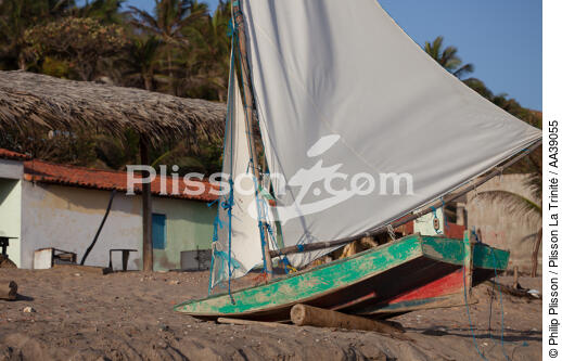 Redonda, Brésil - © Philip Plisson / Plisson La Trinité / AA39055 - Nos reportages photos - Bateau de pêche