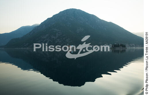 Saint George Island - © Philip Plisson / Plisson La Trinité / AA39191 - Nos reportages photos - Reflet