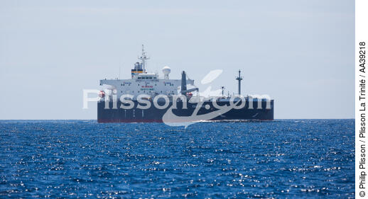  - © Philip Plisson / Plisson La Trinité / AA39218 - Photo Galleries - Oil tanker