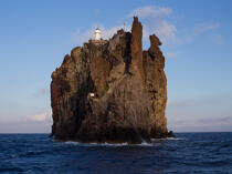 © Philip Plisson / Plisson La Trinité / AA39252 The Stromboli - Photo Galleries - Lighthouse