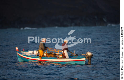 The Stromboli - © Philip Plisson / Plisson La Trinité / AA39221 - Photo Galleries - Inshore fishing
