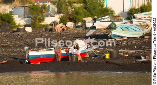 Le Stromboli - © Philip Plisson / Plisson La Trinité / AA39222 - Nos reportages photos - Pêche côtière