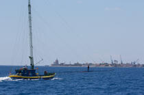 © Philip Plisson / Plisson La Trinité / AA39243 Pêche à L'espadon dans le détroit de Méssine - Nos reportages photos - Activité maritime