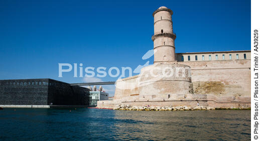 Marseille - © Philip Plisson / Plisson La Trinité / AA39259 - Nos reportages photos - Ville [13]