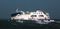 © Philip Plisson / Plisson La Trinité / AA39273 Ferry reliant Quiberon et Belle ile - Nos reportages photos - Environnement