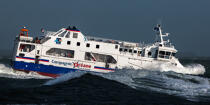 © Philip Plisson / Plisson La Trinité / AA39274 Ferry reliant Quiberon et Belle ile - Nos reportages photos - Activité maritime