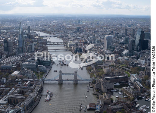London - © Philip Plisson / Plisson La Trinité / AA39326 - Photo Galleries - House