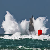 © Philip Plisson / Plisson La Trinité / AA39406 Le phare du Four - tempête Zeus - Nos reportages photos - Phares France