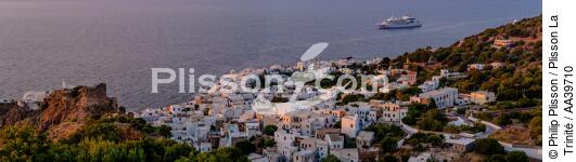Les Cyclades sur la Mer Egée - © Philip Plisson / Plisson La Trinité / AA39710 - Nos reportages photos - Panoramique horizontal
