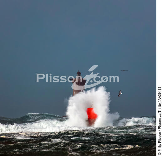 Le phare du Four, tempête Zeus en 2017 - © Philip Plisson / Plisson La Trinité / AA39413 - Nos reportages photos - Signalisation maritime