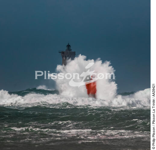 Le phare du Four, tempête Zeus en 2017 - © Philip Plisson / Plisson La Trinité / AA39421 - Nos reportages photos - Tempête