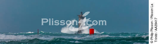 Le Four lighthouse, 2017 Zeus storm - © Philip Plisson / Plisson La Trinité / AA39417 - Photo Galleries - Maritime Signals