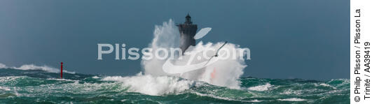 Le phare du Four, tempête Zeus en 2017 - © Philip Plisson / Plisson La Trinité / AA39419 - Nos reportages photos - Auteur