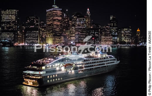 Stopover in New York - © Philip Plisson / Plisson La Trinité / AA39430 - Photo Galleries - Cruise