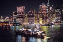 Escale à New-York © Philip Plisson / Plisson La Trinité / AA39435 - Nos reportages photos - Activité maritime