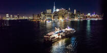 Stopover in New York © Philip Plisson / Plisson La Trinité / AA39438 - Photo Galleries - Maritime transport