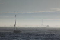 © Philip Plisson / Plisson La Trinité / AA39976 Navigation in front of Aber Wrac'h - Photo Galleries - Lighthouse [29]