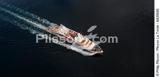 The liner Le Lapérouse in Norwegian waters - © Philip Plisson / Plisson La Trinité / AA39585 - Photo Galleries - Passenger Liner