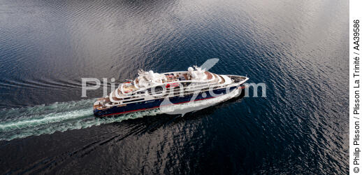 The liner Le Lapérouse in Norwegian waters - © Philip Plisson / Plisson La Trinité / AA39586 - Photo Galleries - Passenger Liner