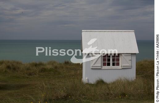 Hut in Gouville-sur-Mer - © Philip Plisson / Plisson La Trinité / AA39896 - Photo Galleries - Philip Plisson