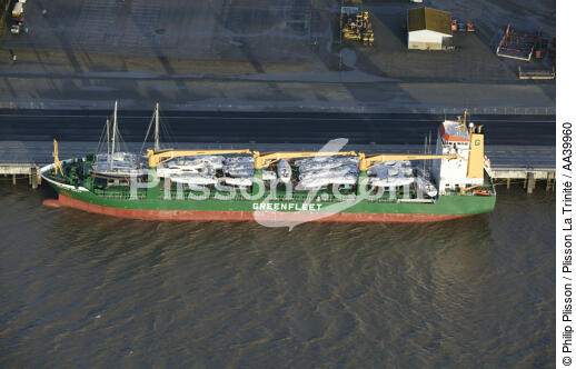 Cargo chargé de voiliers - © Philip Plisson / Plisson La Trinité / AA39960 - Nos reportages photos - Philip Plisson