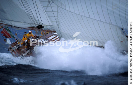 Candida à la Nioulargue. - © Guillaume Plisson / Plisson La Trinité / AA00110 - Photo Galleries - Storm at sea
