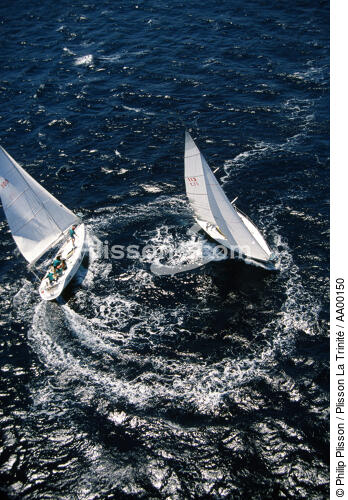 voiliers en circling durant la Kouros Cup. - © Philip Plisson / Plisson La Trinité / AA00150 - Photo Galleries - Boat