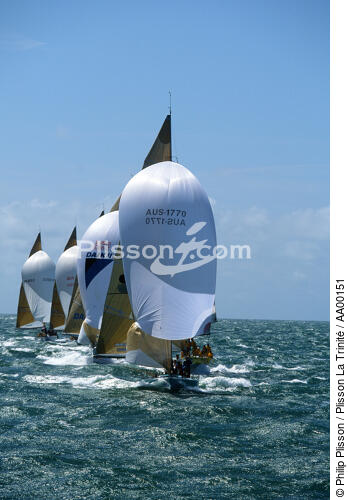 Régate sous spi - © Philip Plisson / Plisson La Trinité / AA00151 - Nos reportages photos - Monocoque de course