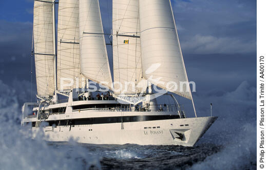 Le Ponant - © Philip Plisson / Plisson La Trinité / AA00170 - Nos reportages photos - Activité maritime
