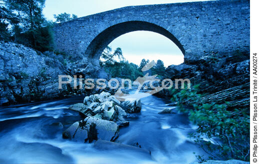 Pont de Little Garve sur la Black River. - © Philip Plisson / Plisson La Trinité / AA00274 - Photo Galleries - Moment of the day