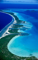 Vue aérienne de Bora Bora. © Philip Plisson / Plisson La Trinité / AA00325 - Photo Galleries - Beach