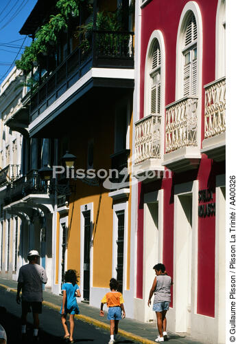 Maisons colorées de Porto-Rico. - © Guillaume Plisson / Plisson La Trinité / AA00326 - Photo Galleries - Family