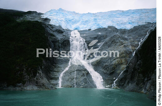 Glacier en Patagonie. - © Philip Plisson / Plisson La Trinité / AA00328 - Nos reportages photos - Géomorphie