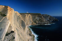 The cliff of Cabo Espichel. © Philip Plisson / Plisson La Trinité / AA00346 - Photo Galleries - Portuguese Lighthouses