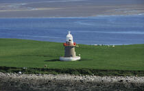 Un phare entre terre et mer. © Philip Plisson / Plisson La Trinité / AA00364 - Nos reportages photos - Phares Irlande